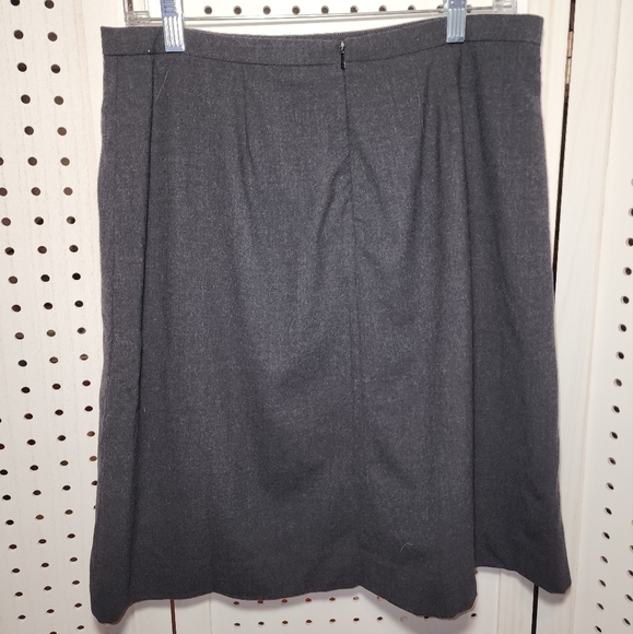 Pure Black Wool Skirt 6 Mini - Picture 5 of 8
